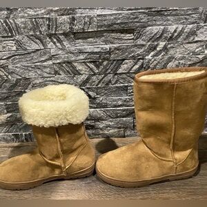 Women’s size 8 winter boots